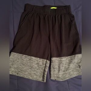 Old Navy youth shorts